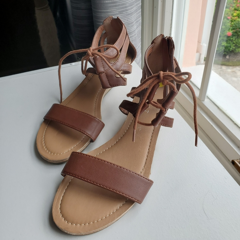 Esprit size 9 brown tie sandals.